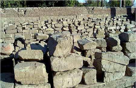 одной из стен храма Луксора