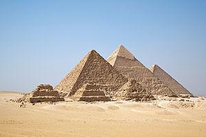 Три великие пирамиды Хеопса